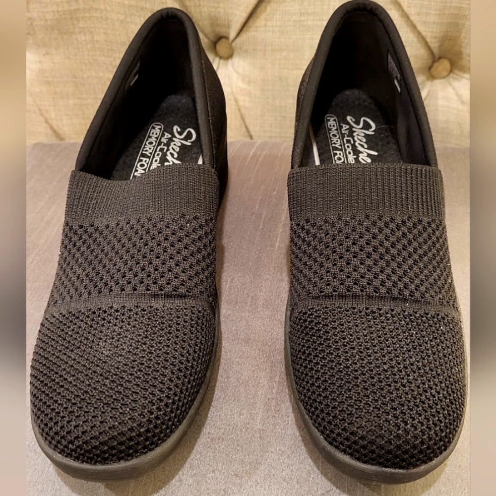 Sketchers Pier Lite Slip On Wedge